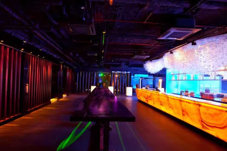 JW Marriott Hotel Pune,  Miami – Pune’s Chic Poolside Lounge